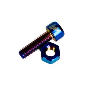 Титановый болт с гайкой в подсидельный зажим Light